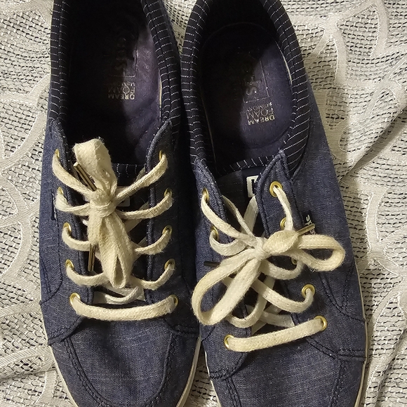 Keds Navy Blue Sneakers with Cream Laces - Picture 1 of 2